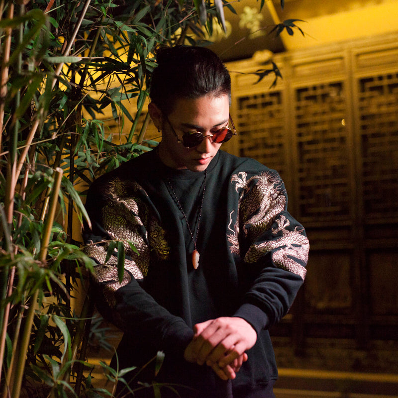 Men's embroidered crew neck sweatshirt with double arms